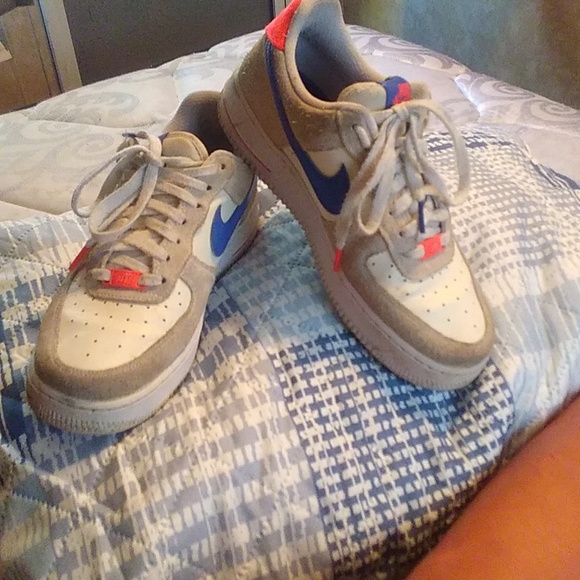 Shoes - Picture 1 of 4